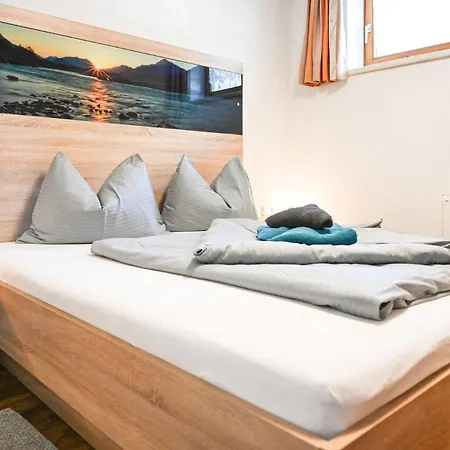 Appartements Schwarzer Adler Elbigenalp Exterior photo