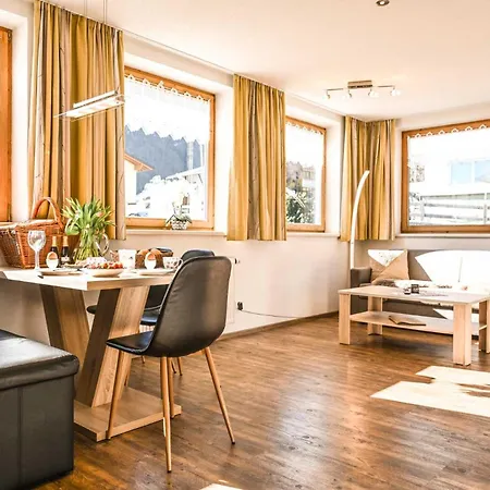 Appartements Schwarzer Adler Elbigenalp Exterior photo