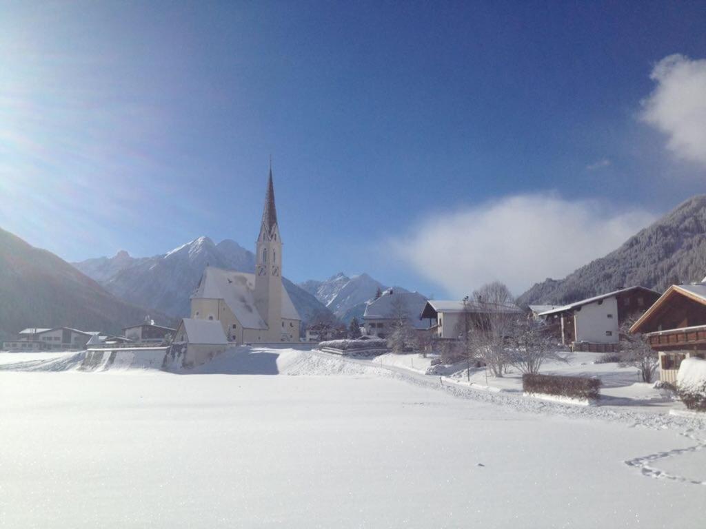 Schwarzer Adler Apartamento Elbigenalp