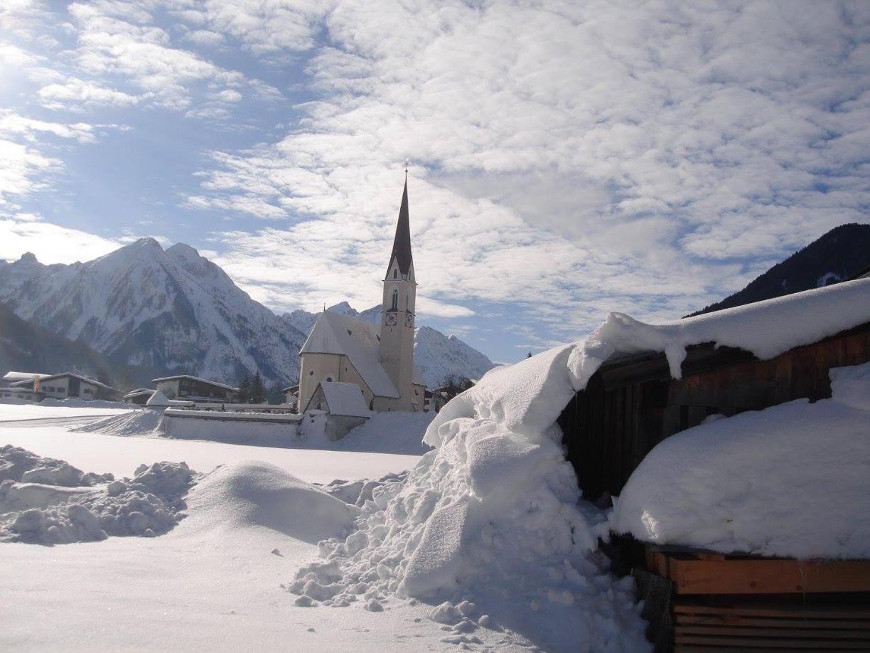 Schwarzer Adler Apartamento Elbigenalp