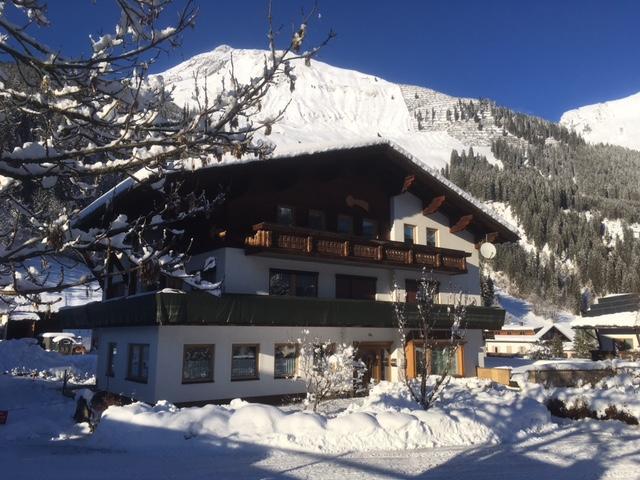 Schwarzer Adler Apartment Elbigenalp