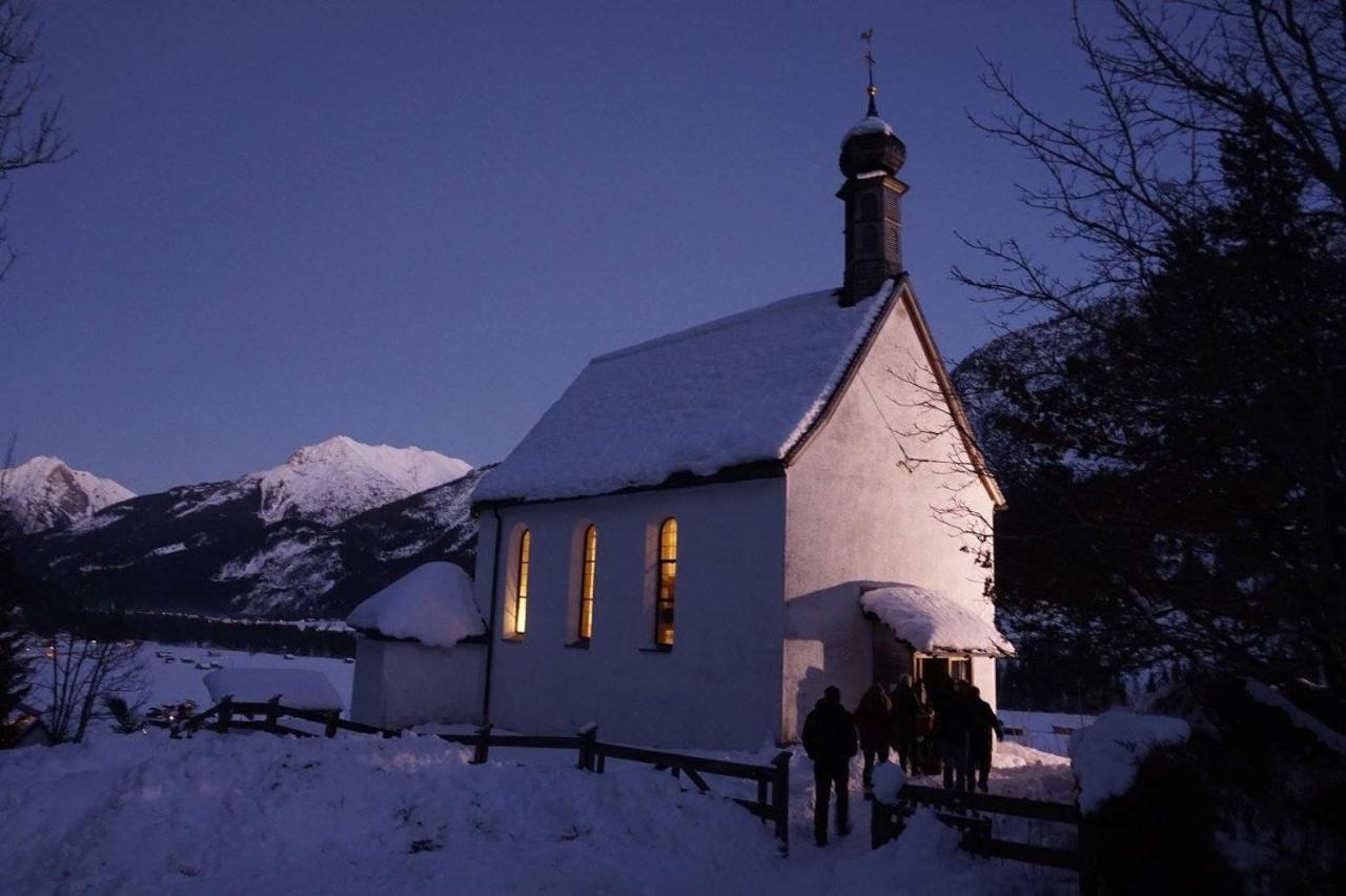 Schwarzer Adler * Elbigenalp