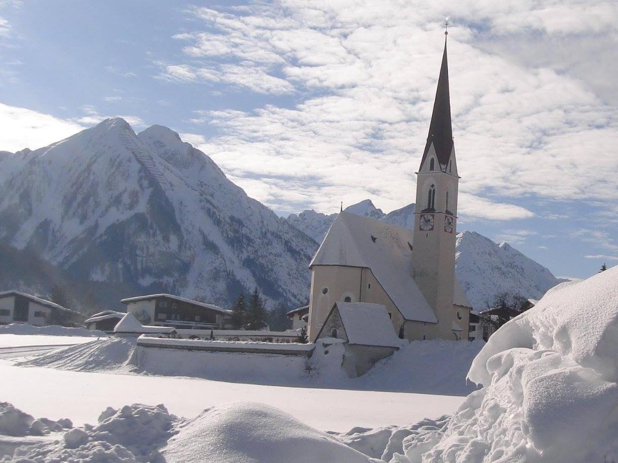 Schwarzer Adler * Elbigenalp